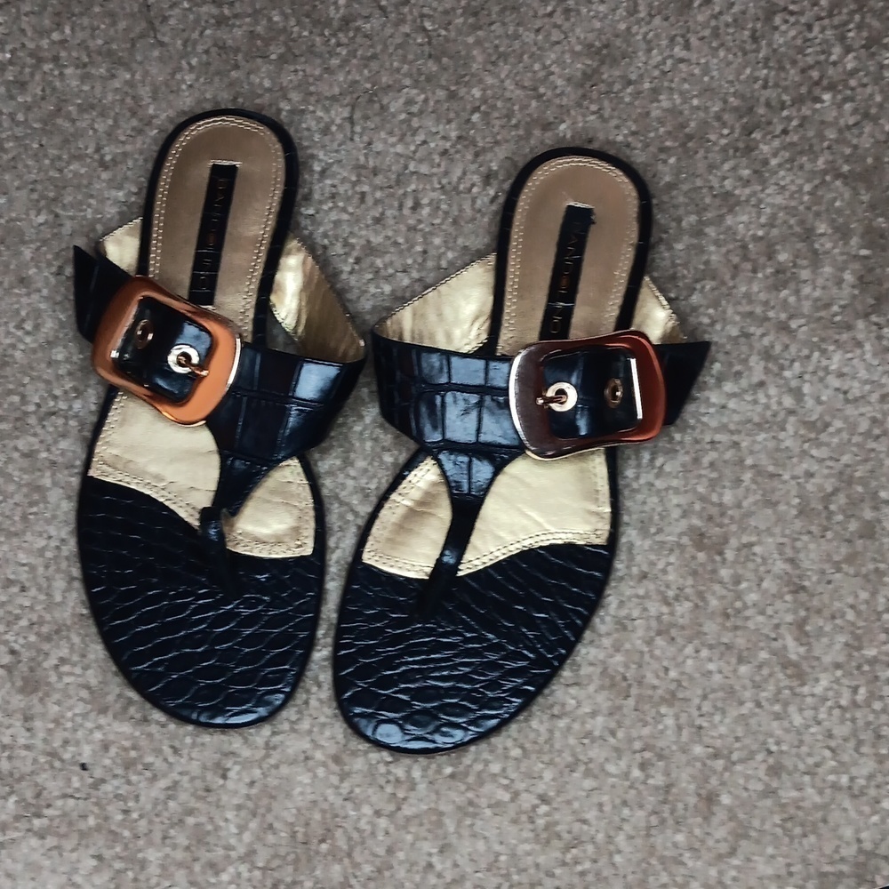 Bandolino  Paten Croc Thong Sandle, Sz. 7 1/2